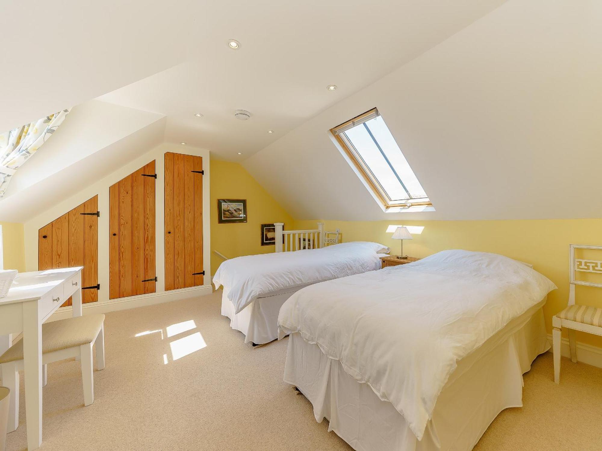 The Clock House Villa Bisley  Bagian luar foto